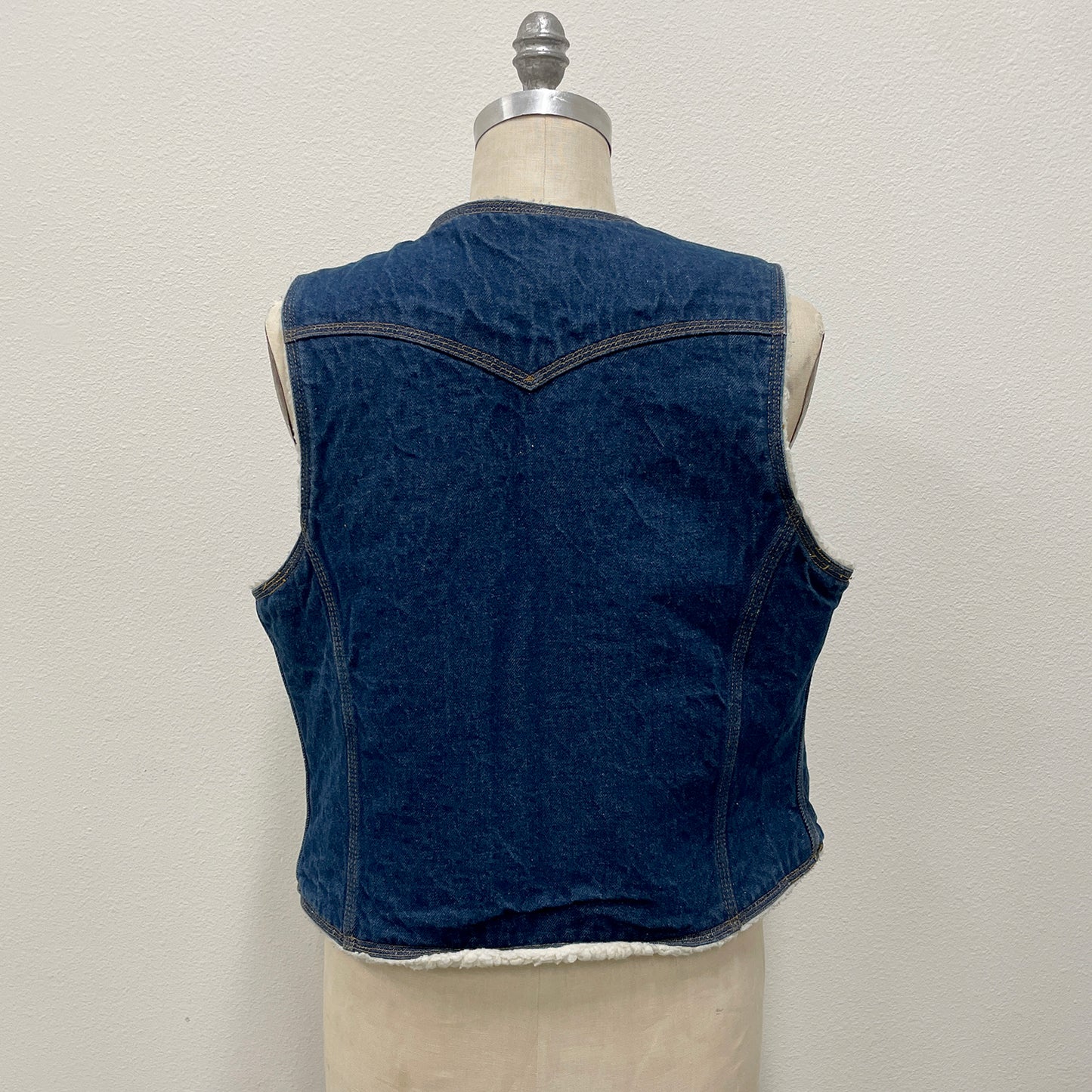 Vintage Levi's Sherpa lined vest