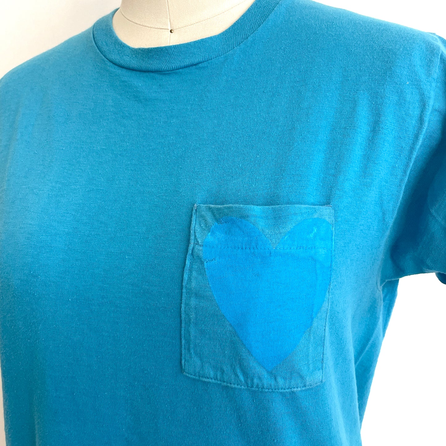 Vintage Happy Heart Turquiose Pocket Tee